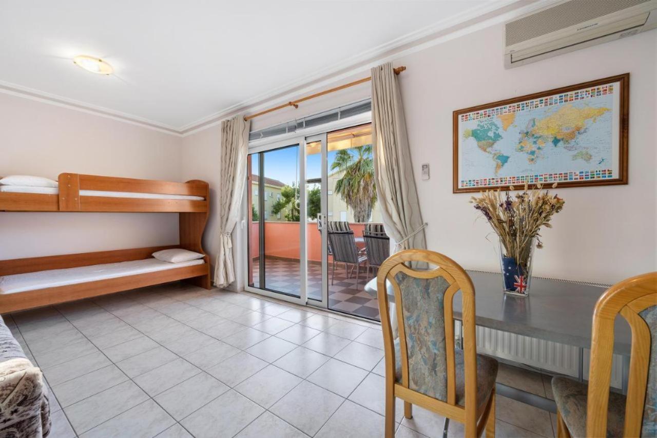 Villa Australia Zaboric Exteriör bild
