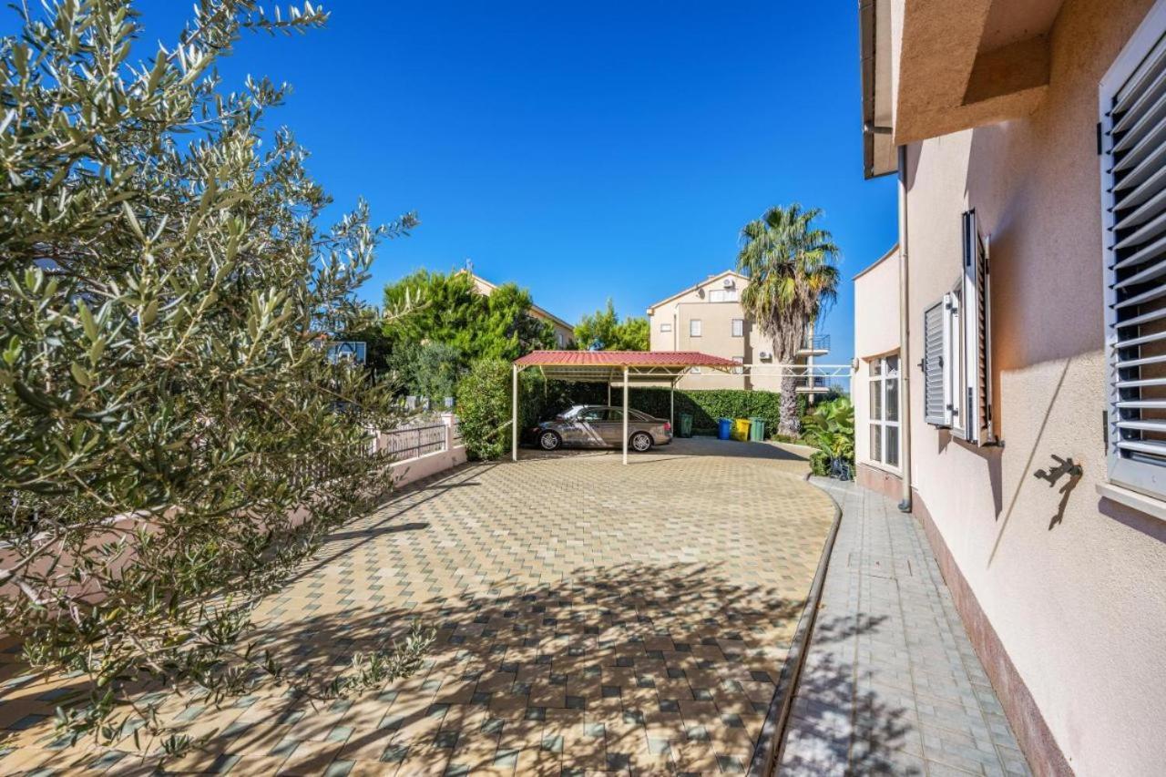 Villa Australia Zaboric Exteriör bild